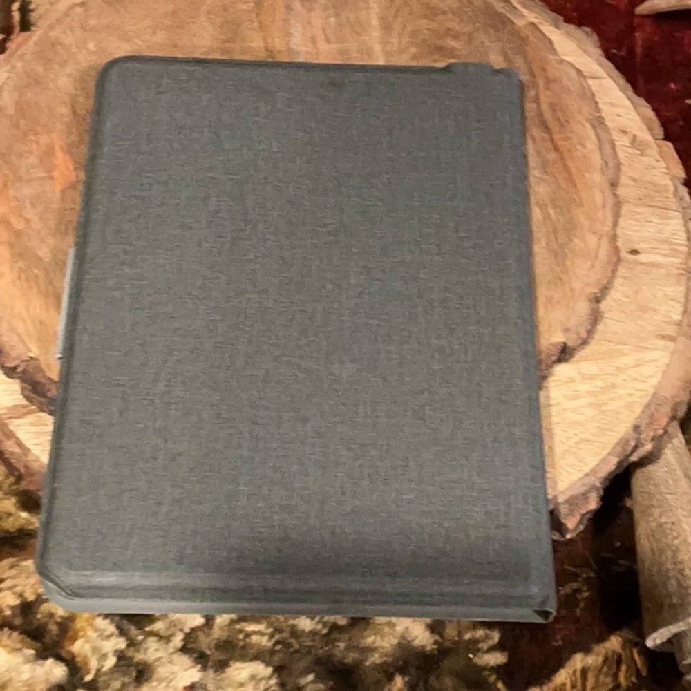 Black Tablet Keyboard Case - Picture 3 of 3